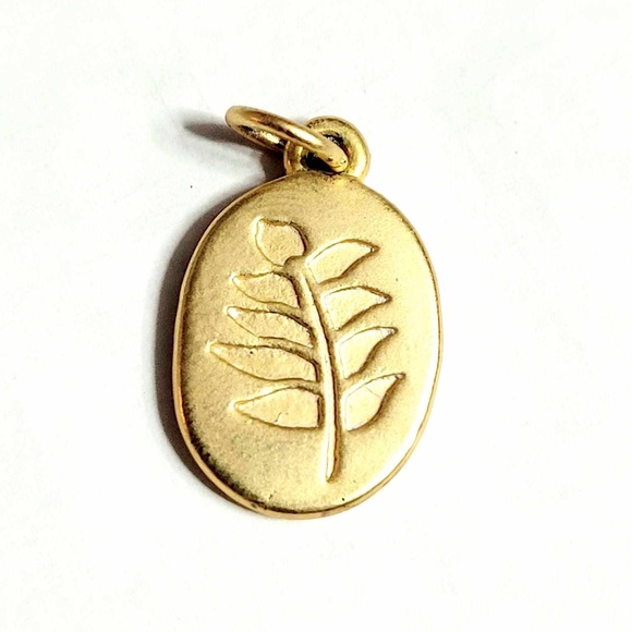Gold Metal Engraved Branch Oval Charm 11x18mm - Picture 4 of 5